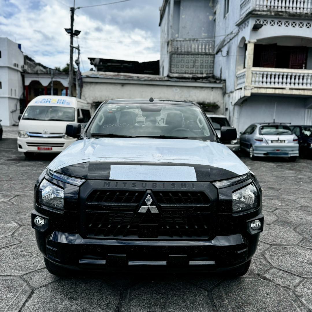 MITSUBISHI L200 2024