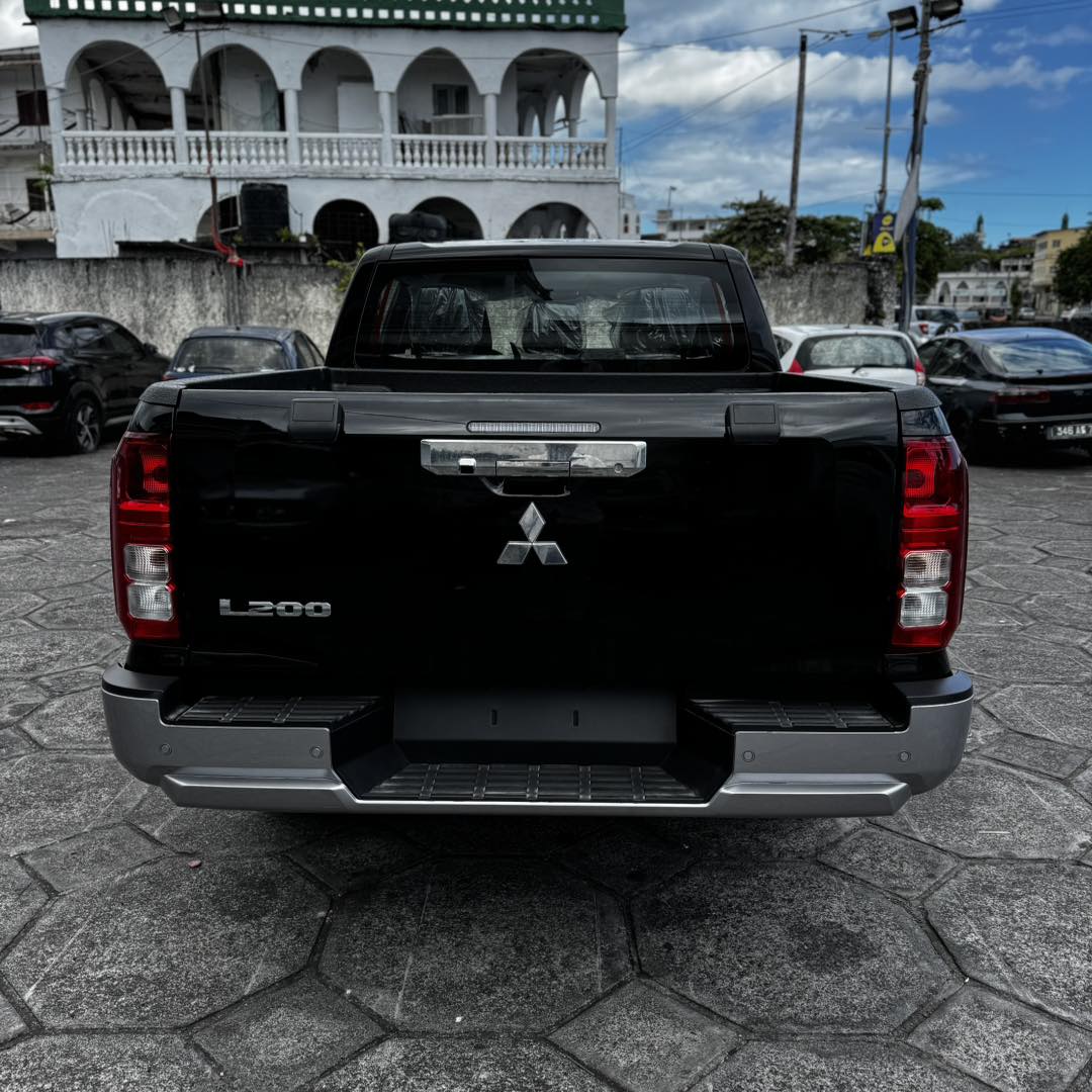MITSUBISHI L200 2024