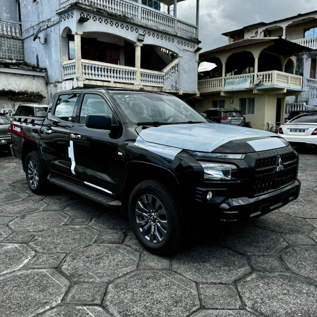 MITSUBISHI L200 2024